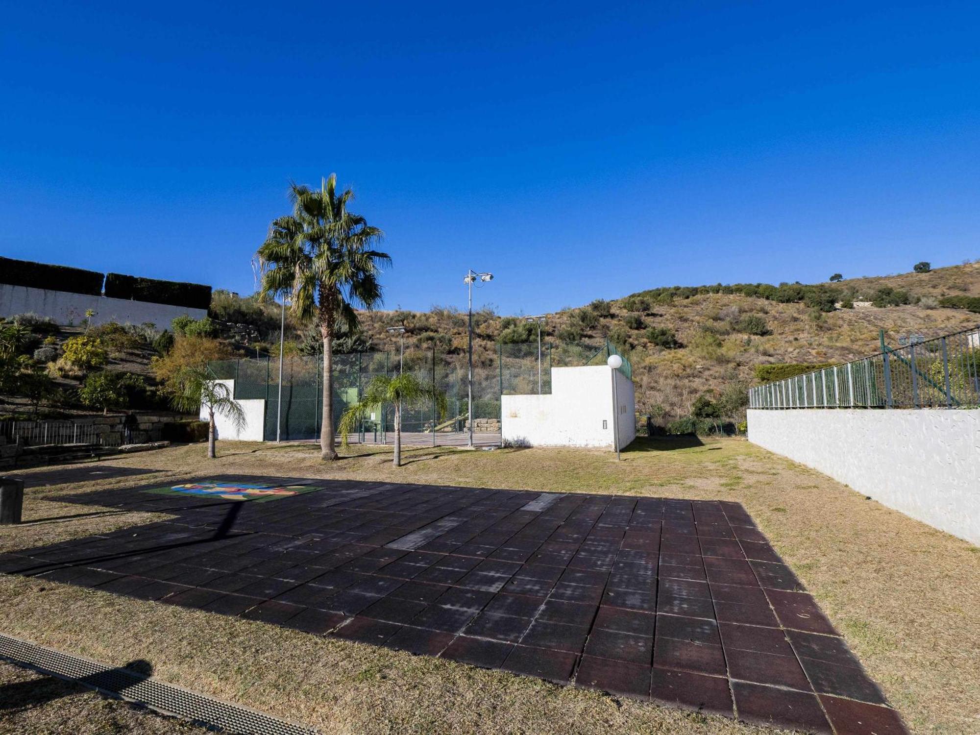 Atico Con Vistas Al Mar Piscina Y Parking Apartment Malaga Exterior photo
