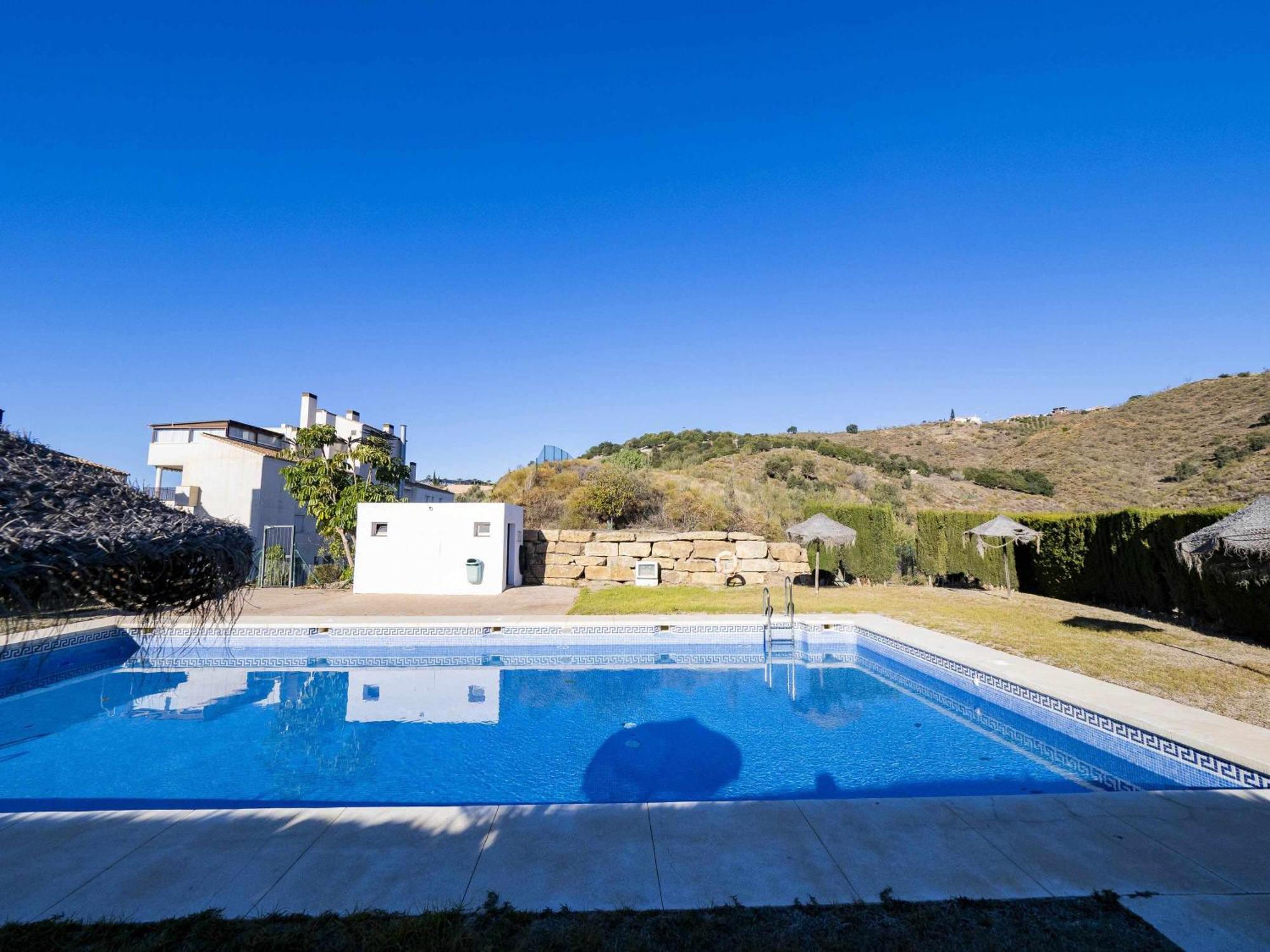 Atico Con Vistas Al Mar Piscina Y Parking Apartment Malaga Exterior photo