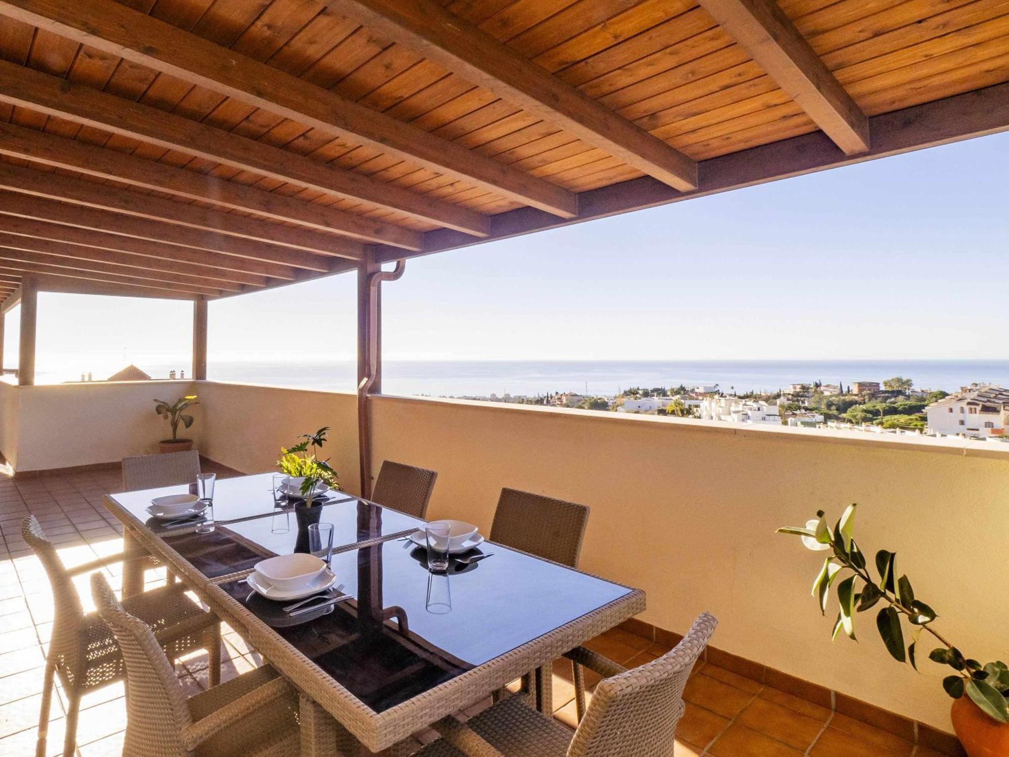 Atico Con Vistas Al Mar Piscina Y Parking Apartment Malaga Exterior photo